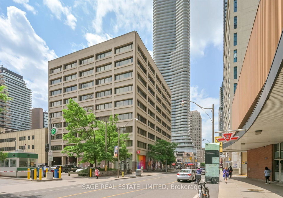 555-yonge-street-toronto-ontario-c12665606