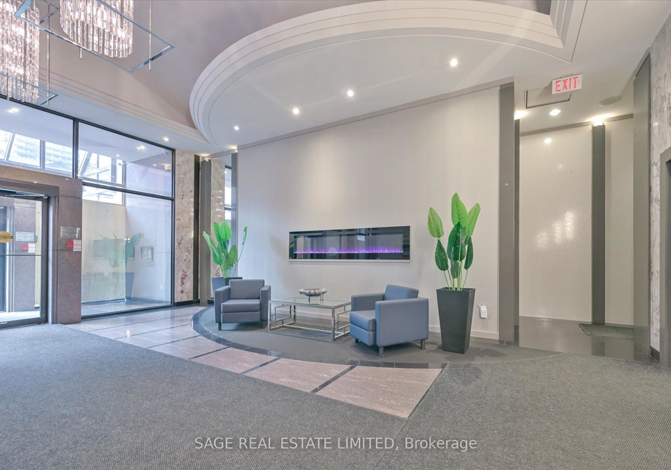 555-yonge-street-toronto-ontario-c12665606