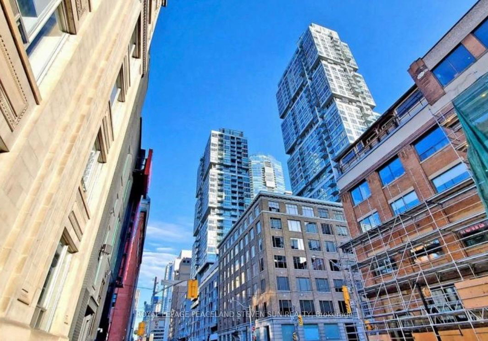 199-richmond-street-w-toronto-ontario-c12665862