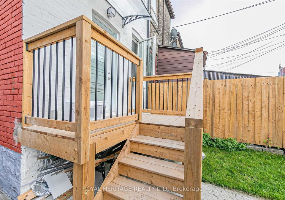 66a-bellevue-avenue-toronto-ontario-c12667928