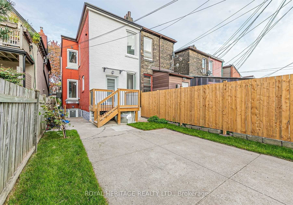 66a-bellevue-avenue-toronto-ontario-c12667928
