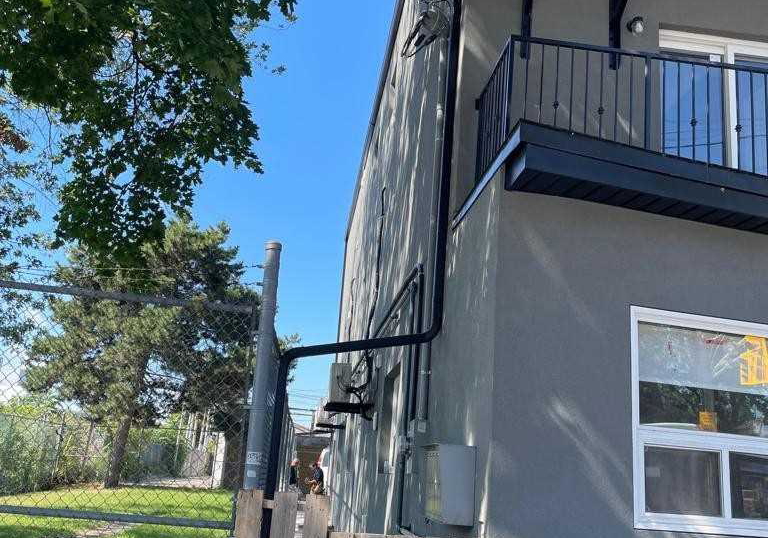 646-lansdowne-avenue-toronto-ontario-c12668354
