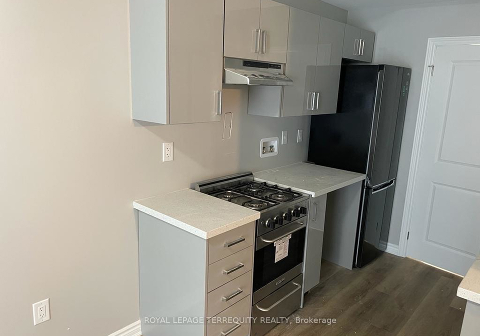 646-lansdowne-avenue-toronto-ontario-c12668354