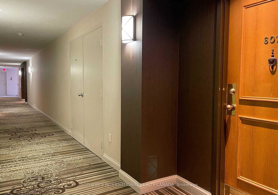 135-george-street-s-toronto-ontario-c12668364