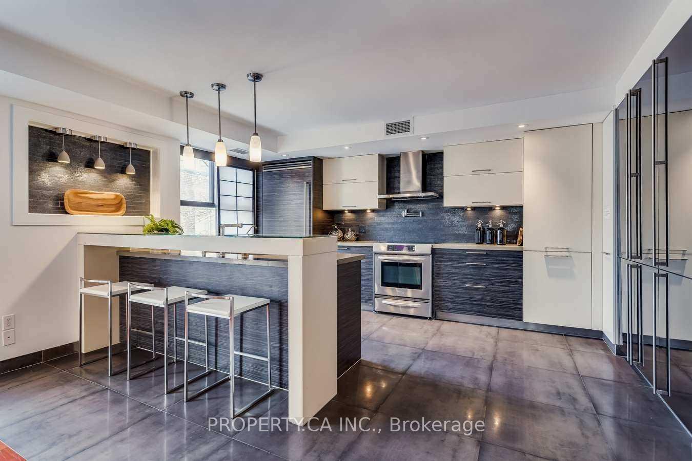 349-st-clair-avenue-w-toronto-ontario-c12668378