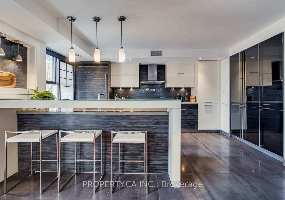 349-st-clair-avenue-w-toronto-ontario-c12668378
