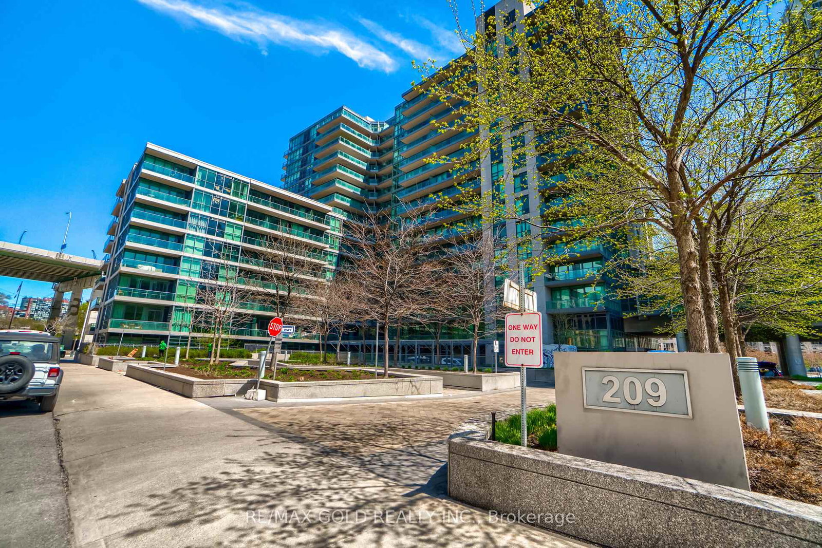209-fort-york-boulevard-toronto-ontario-c12668398