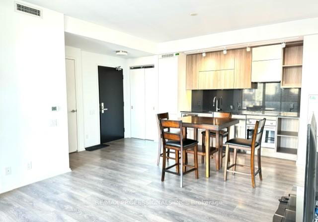 125-peter-street-toronto-ontario-c12668968