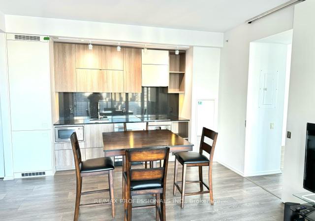 125-peter-street-toronto-ontario-c12668968