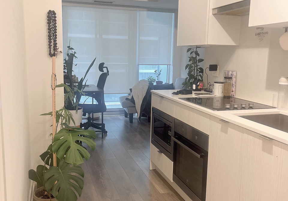 99-broadway-avenue-toronto-ontario-c12669174