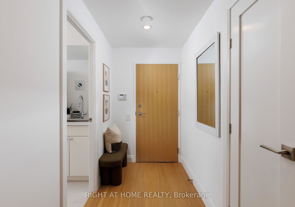130-carlton-street-e-toronto-ontario-c12669474