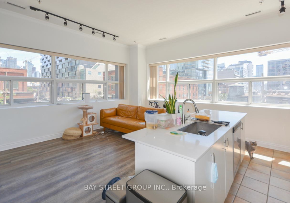 700-king-street-w-toronto-ontario-c12669692