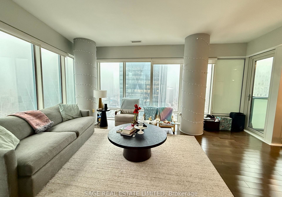 8-the-esplanade-toronto-ontario-c12669704