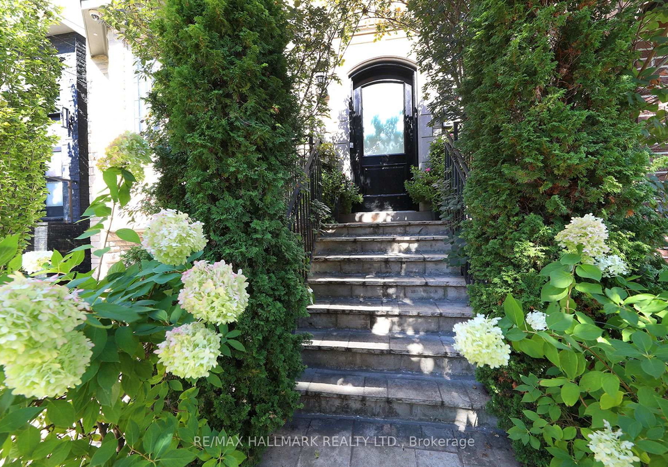 370-douglas-avenue-toronto-ontario-c12670444