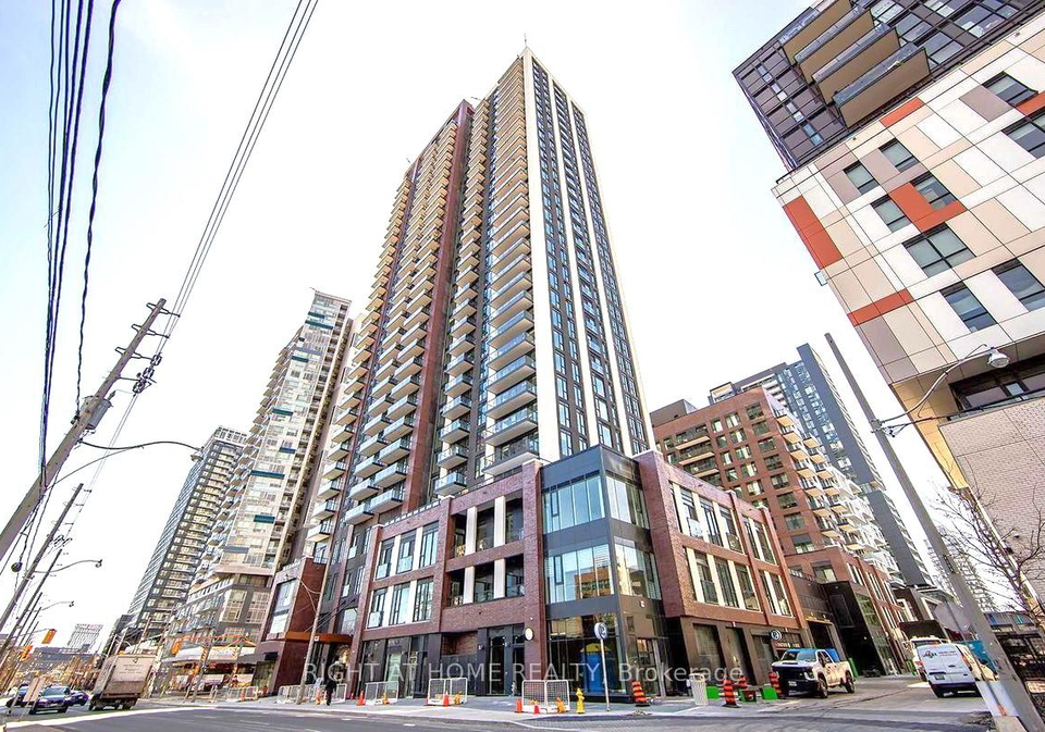 130-river-street-toronto-ontario-c12670542