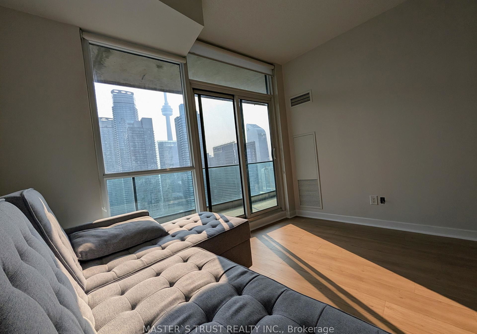 33-bay-street-toronto-ontario-c12670582