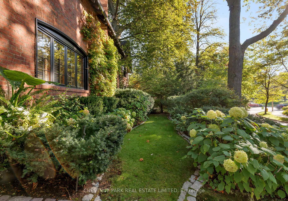20-mckenzie-avenue-toronto-ontario-c12670634