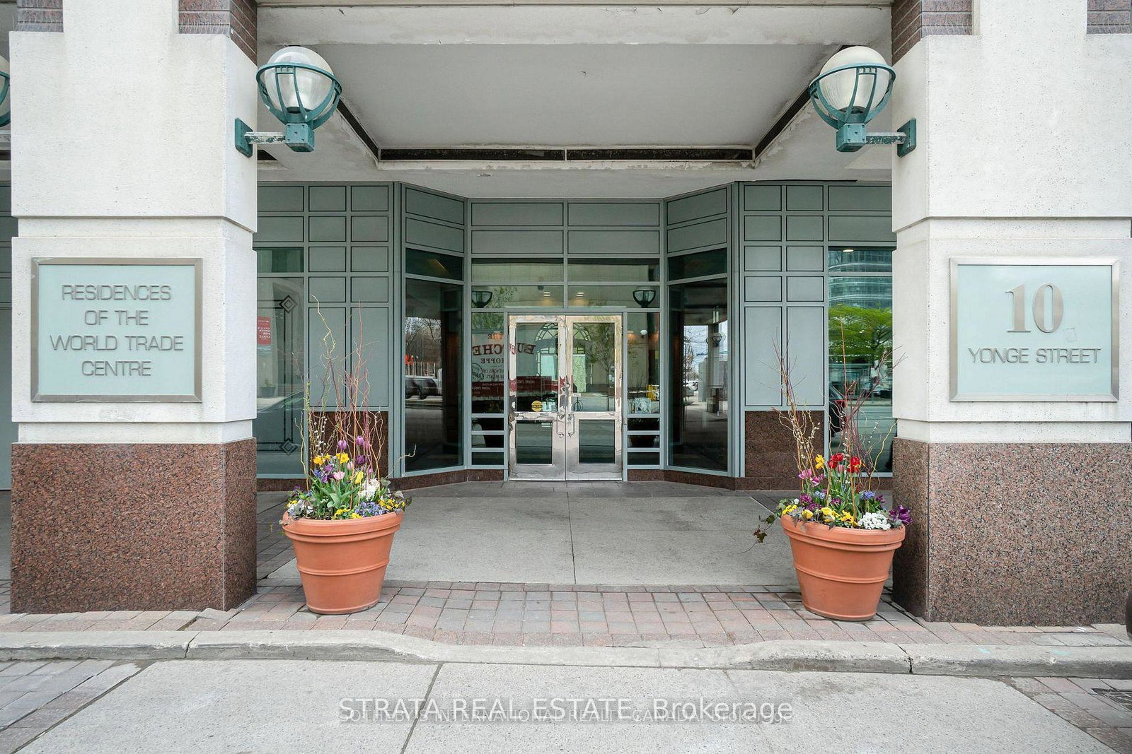 10-yonge-street-toronto-ontario-c12670932