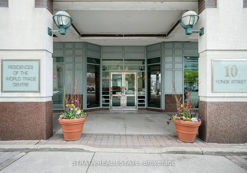 10-yonge-street-toronto-ontario-c12670932