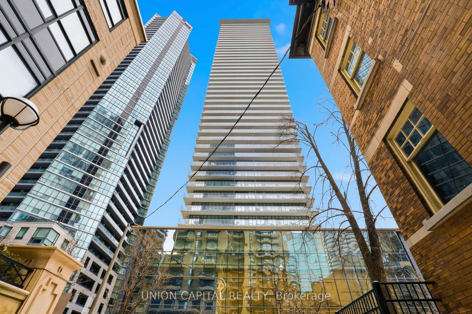 33-charles-street-e-toronto-ontario-c12671446