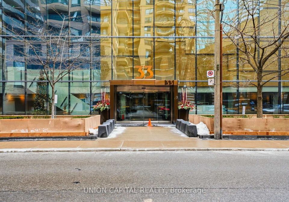 33-charles-street-e-toronto-ontario-c12671446