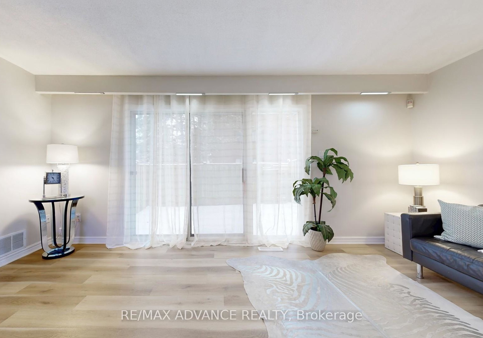 4-frosty-meadoway-north-york-ontario-c12672074