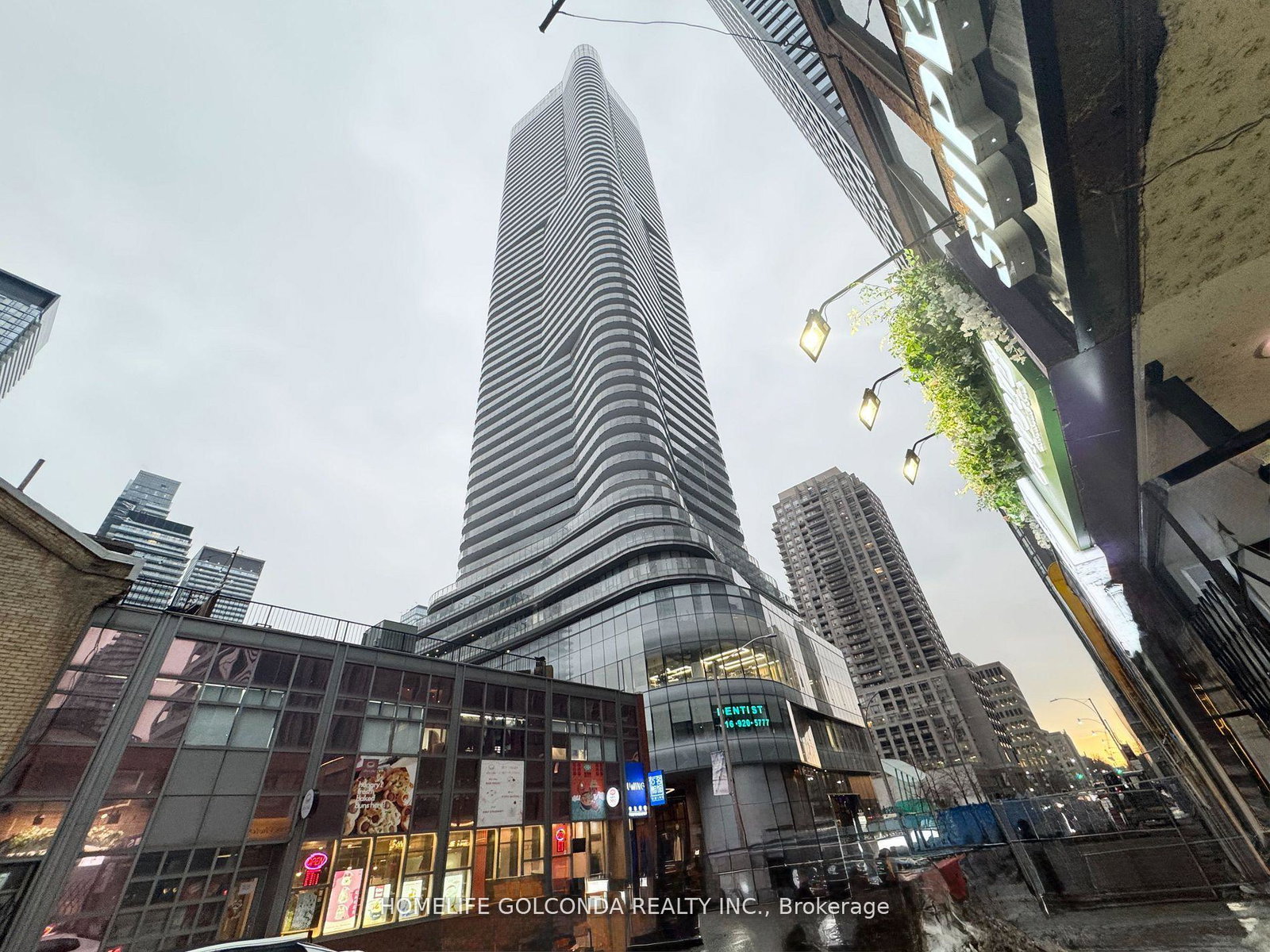 11-wellesley-street-w-toronto-ontario-c12672168