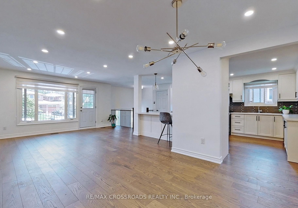 22-mallaby-drive-north-york-ontario-c12672318