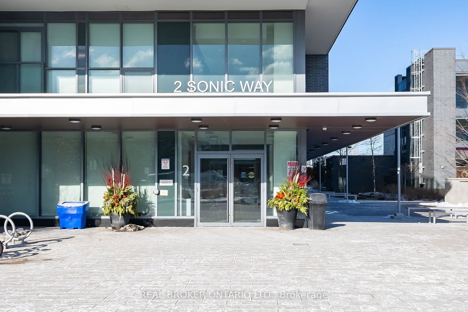 2-sonic-way-east-york-ontario-c12672330