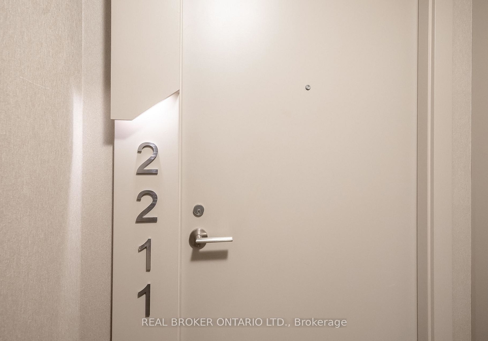 2-sonic-way-east-york-ontario-c12672330