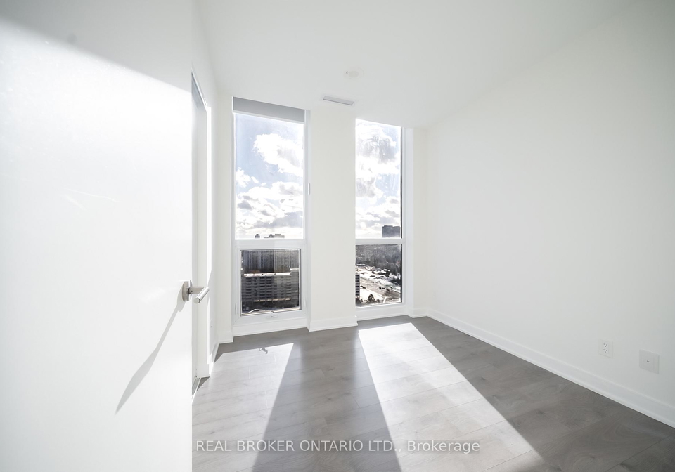 2-sonic-way-east-york-ontario-c12672330