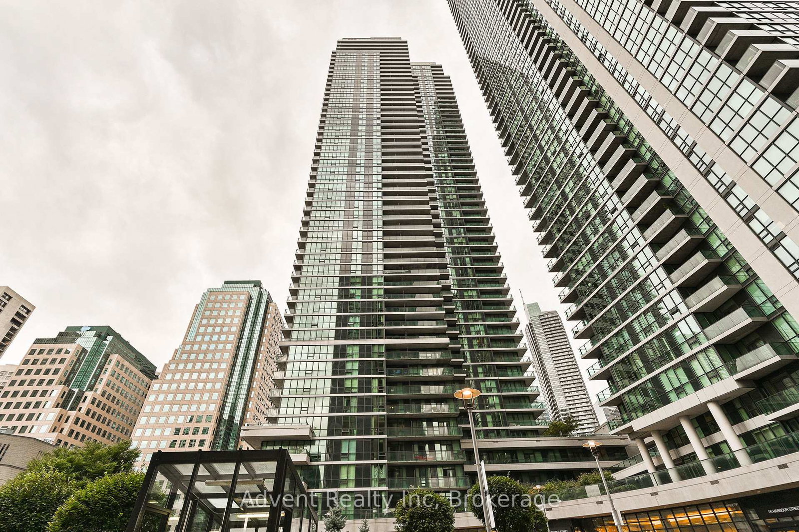 33-bay-street-toronto-ontario-c12672516