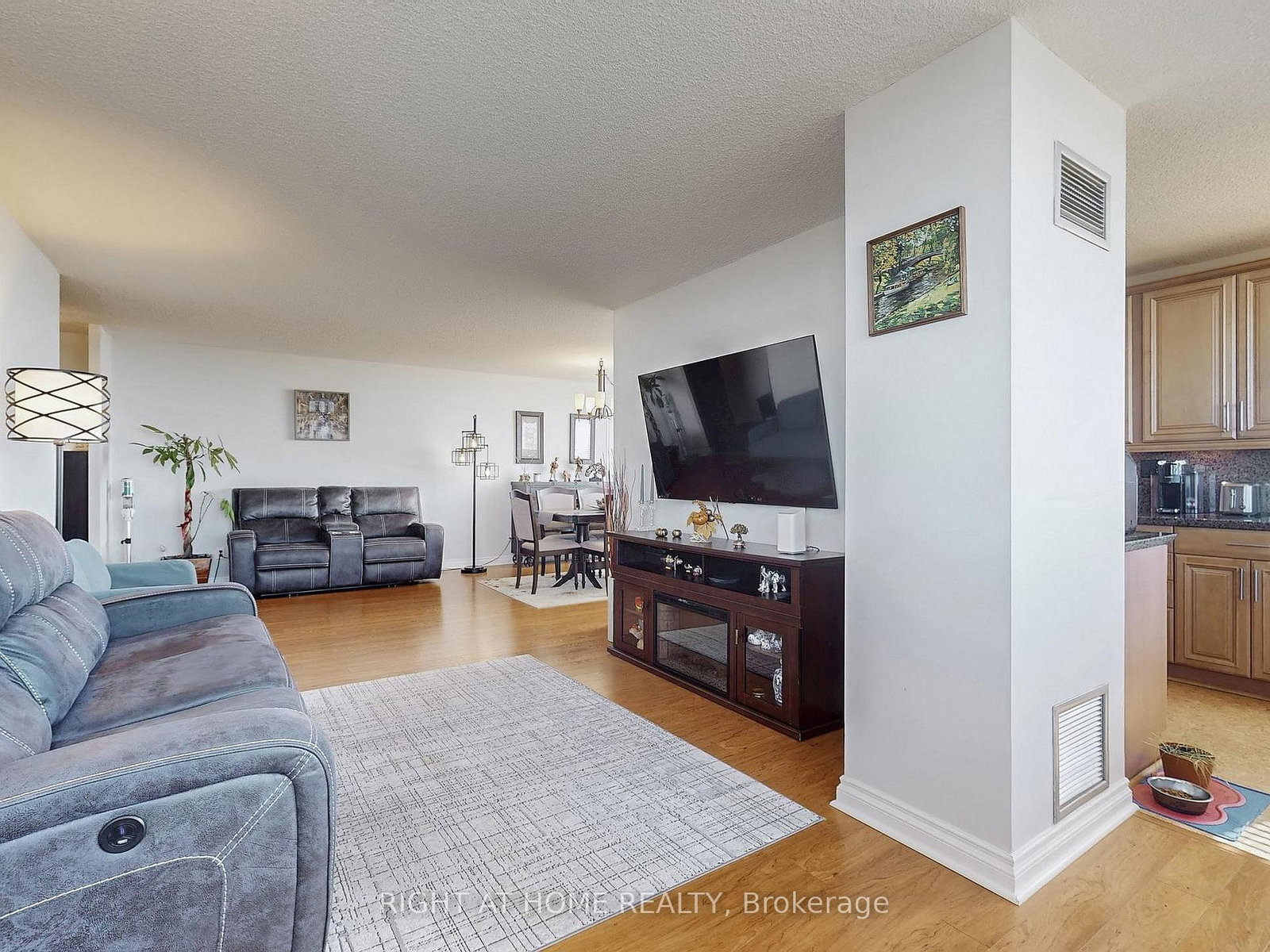 133-torresdale-avenue-toronto-ontario-c12672888