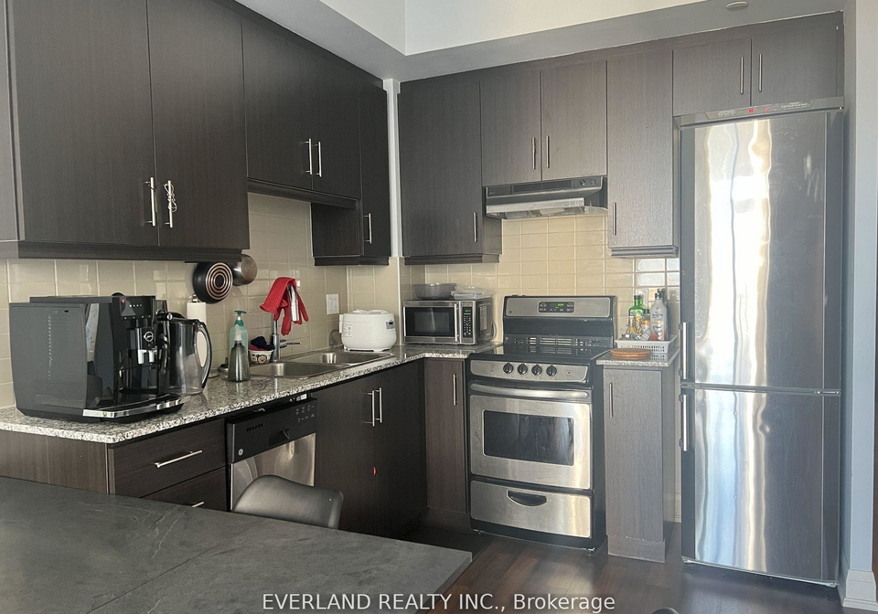 68-canterbury-place-toronto-ontario-c12672944