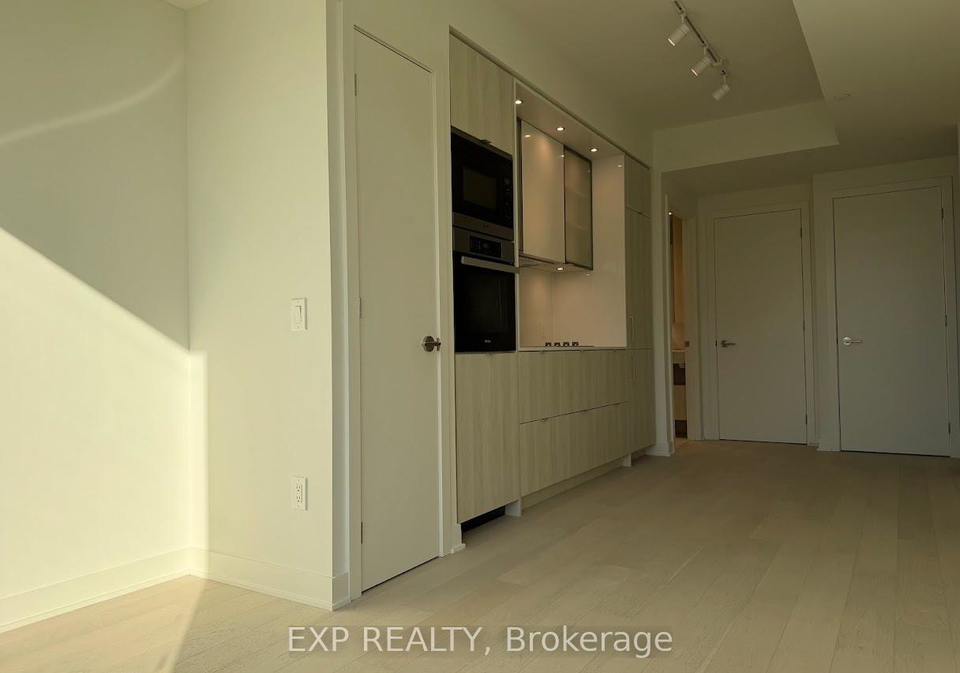 11-yorkville-avenue-toronto-ontario-c12674380