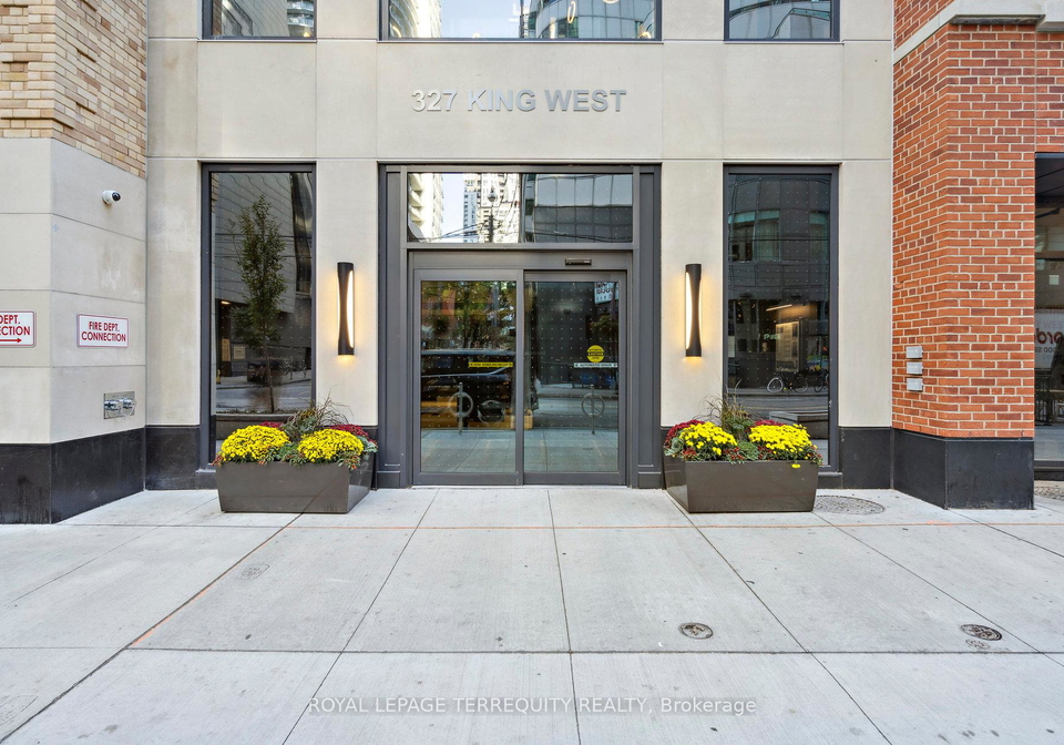327-king-street-w-toronto-ontario-c12674576
