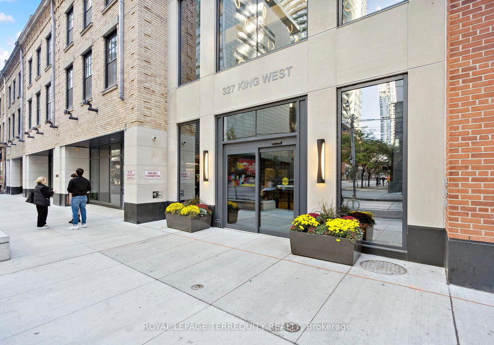 327-king-street-w-toronto-ontario-c12674576