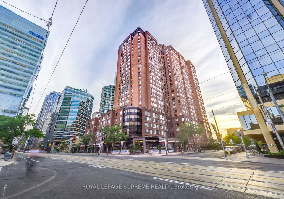 633-bay-street-toronto-ontario-c12674738