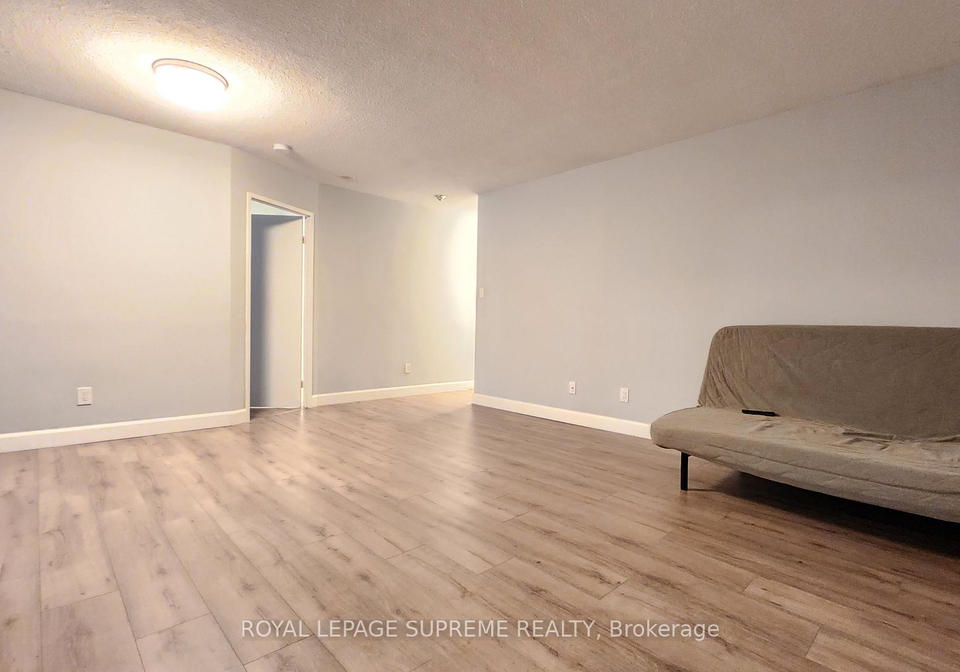 633-bay-street-toronto-ontario-c12674738
