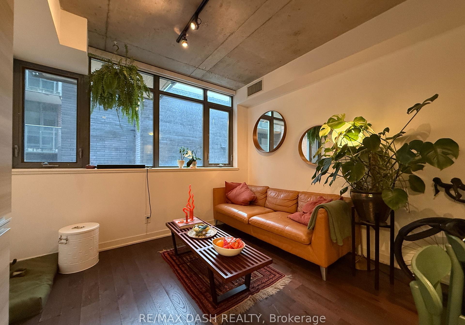 8-gladstone-avenue-toronto-ontario-c12674760