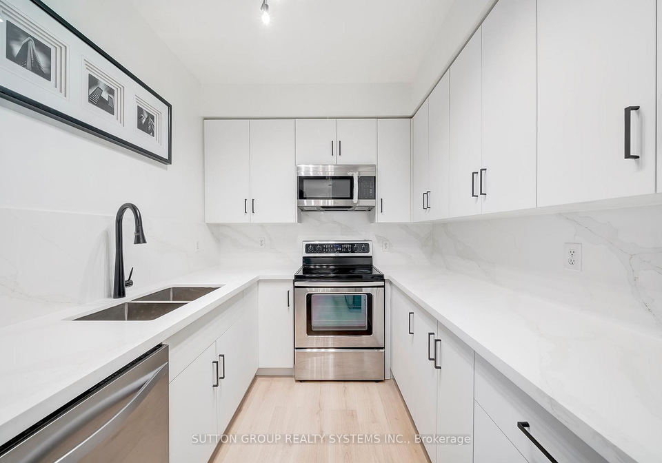 7-lorraine-drive-toronto-ontario-c12675048