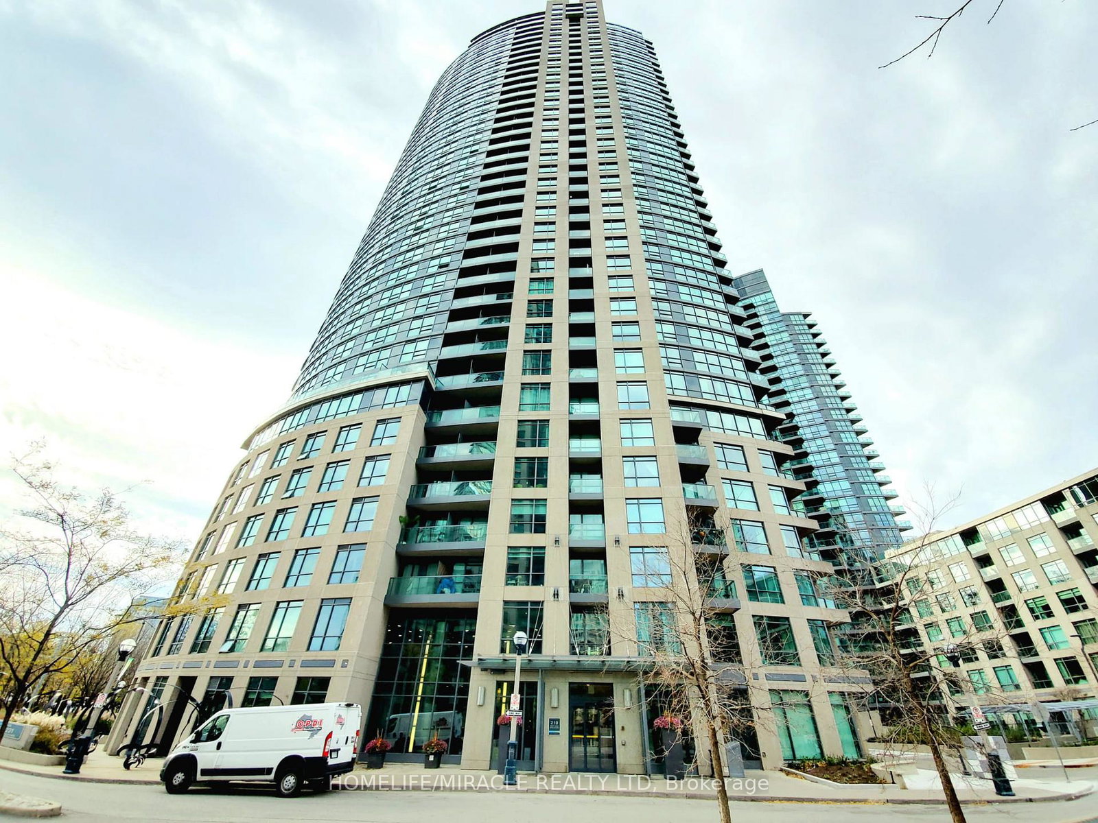 219-fort-york-boulevard-toronto-ontario-c12675308