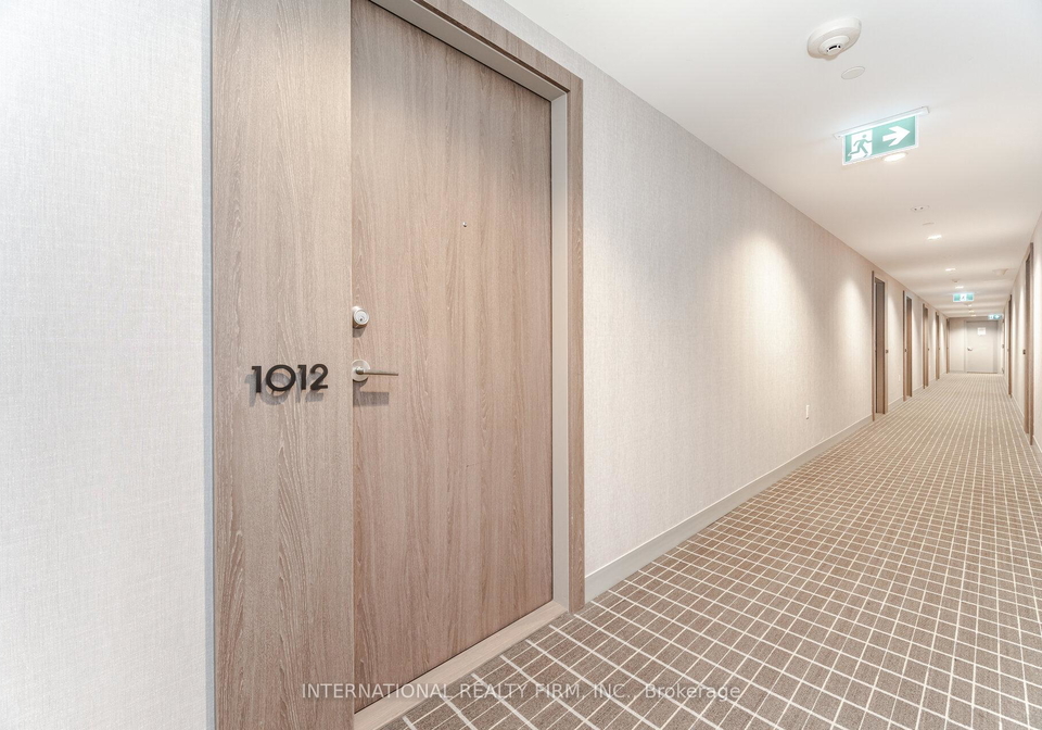 27-bathurst-street-toronto-ontario-c12675312