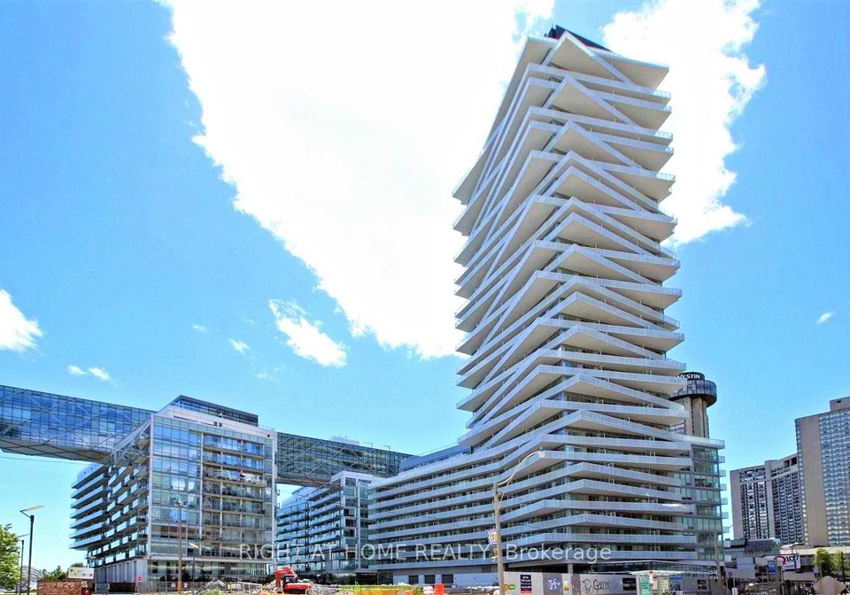 15-queens-quay-e-toronto-ontario-c12675340
