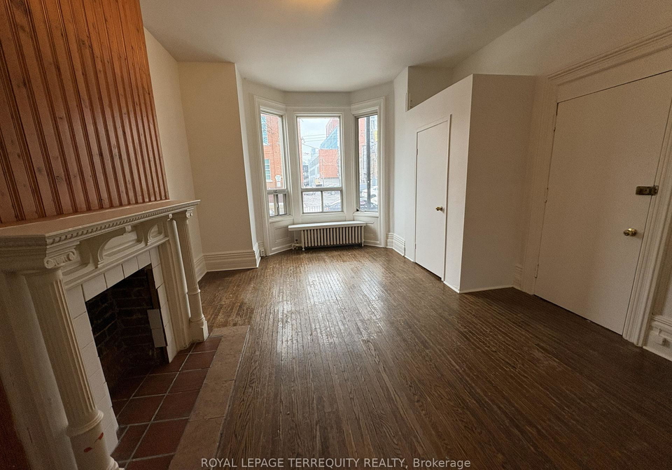 124-baldwin-street-toronto-ontario-c12675352