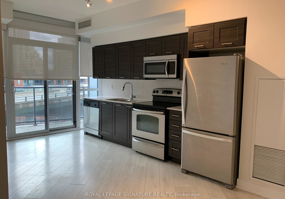 169-fort-york-boulevard-toronto-ontario-c12675646
