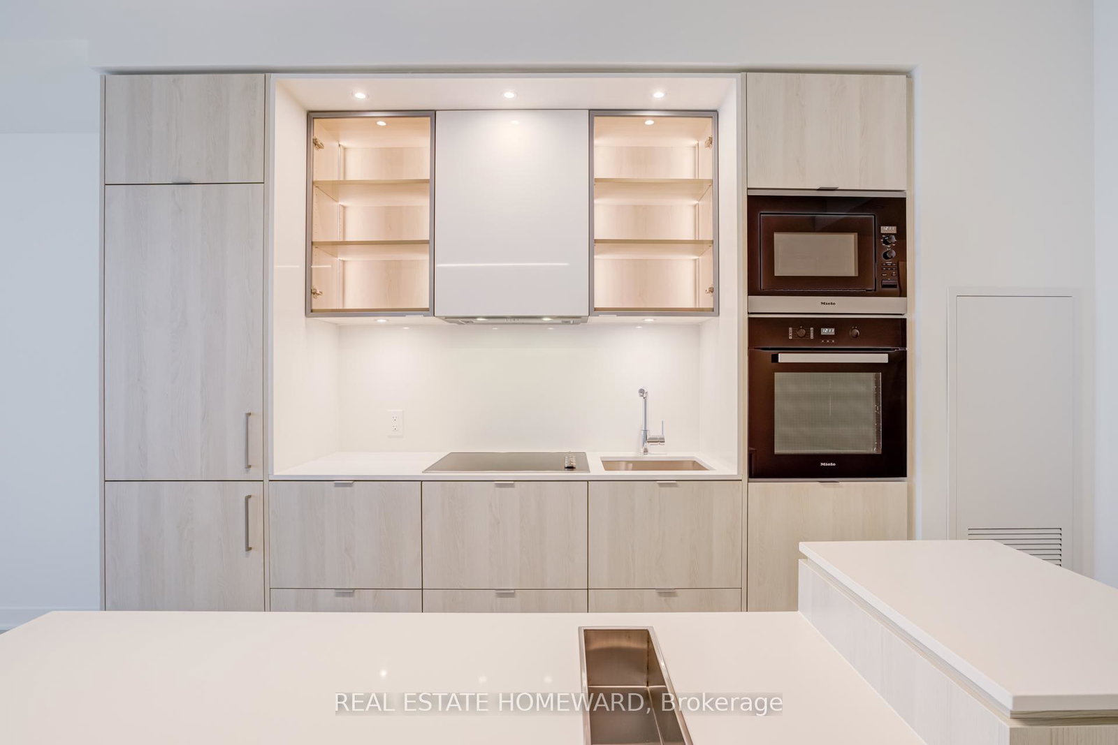 11-yorkville-avenue-toronto-ontario-c12675758