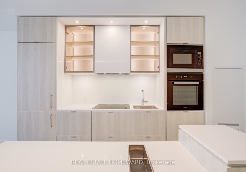 11-yorkville-avenue-toronto-ontario-c12675758