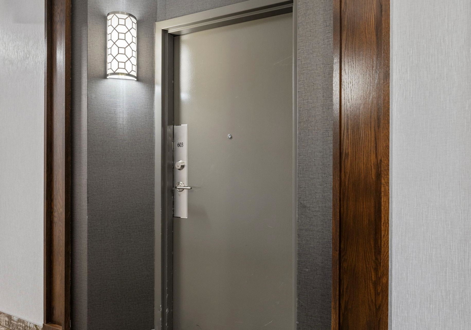 1131-steeles-avenue-w-toronto-ontario-c12675788