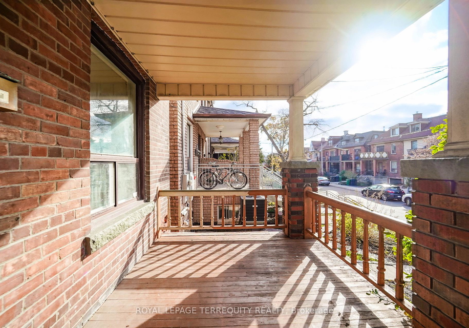 243-montrose-avenue-toronto-ontario-c12675846